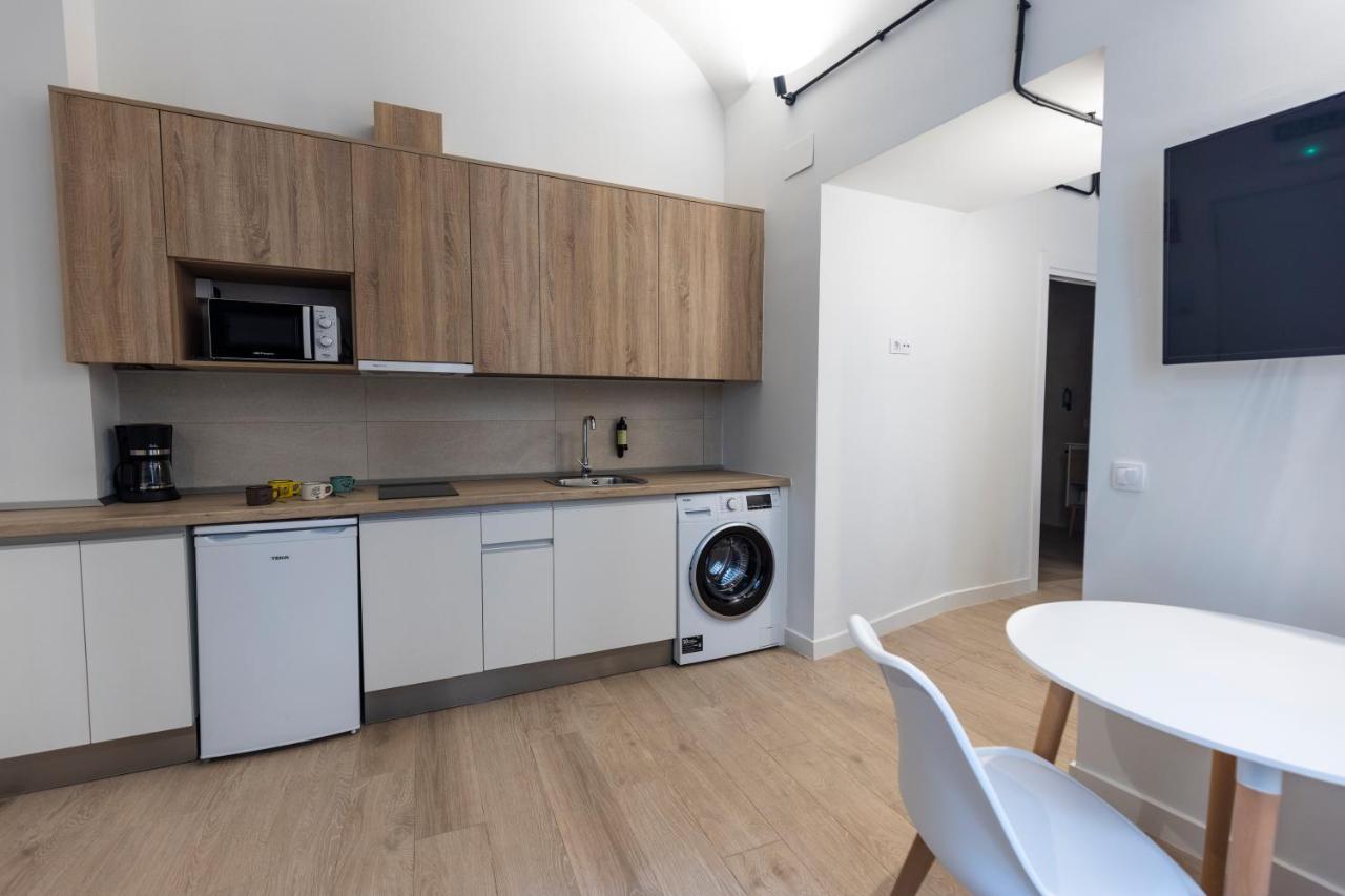 Apartamentos Turisticos De La Bernarda กาเซเรส ภายนอก รูปภาพ