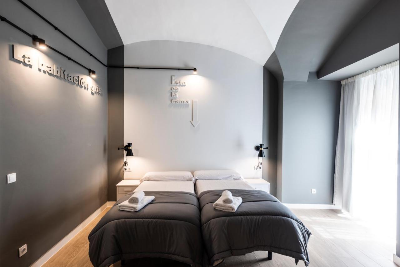 Apartamentos Turisticos De La Bernarda กาเซเรส ภายนอก รูปภาพ