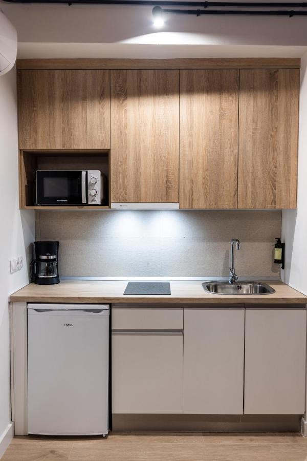 Apartamentos Turisticos De La Bernarda กาเซเรส ภายนอก รูปภาพ