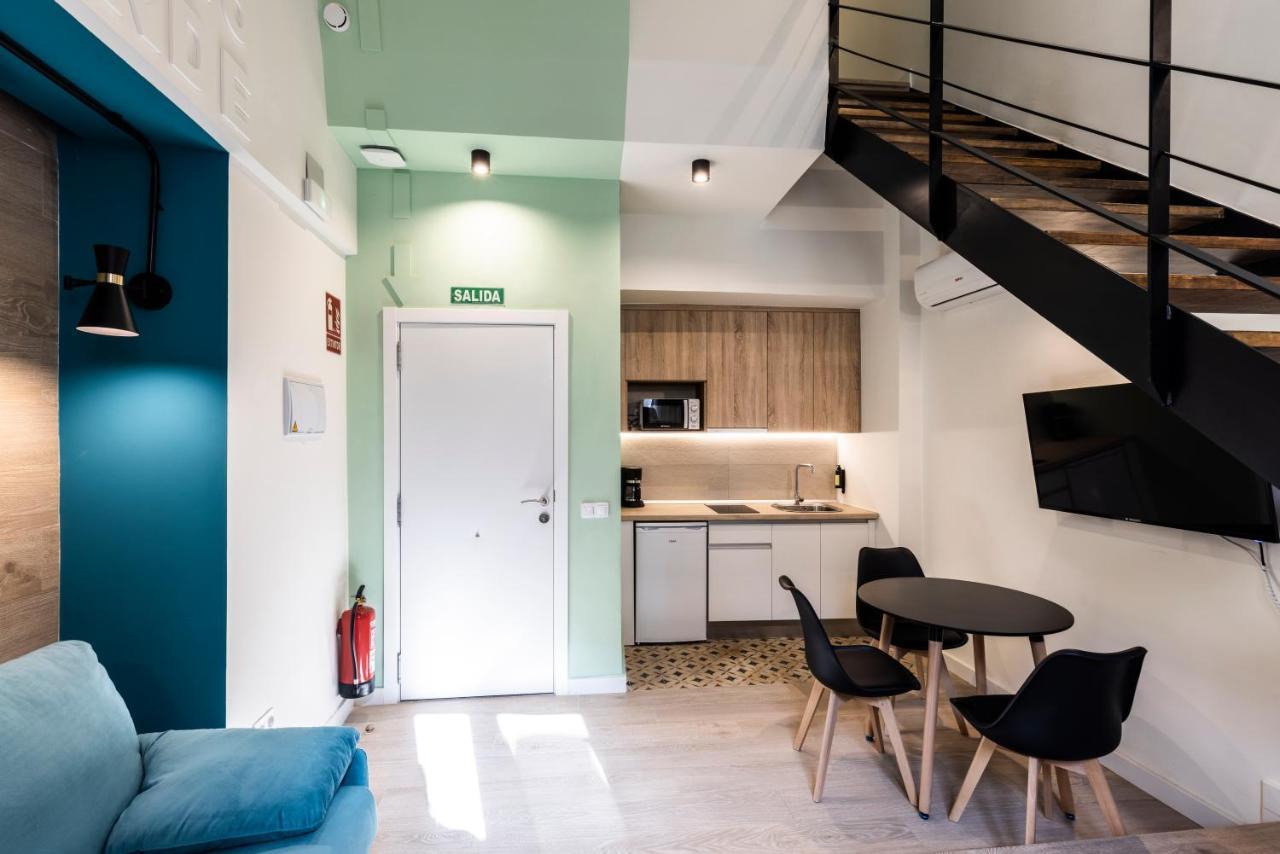 Apartamentos Turisticos De La Bernarda กาเซเรส ภายนอก รูปภาพ