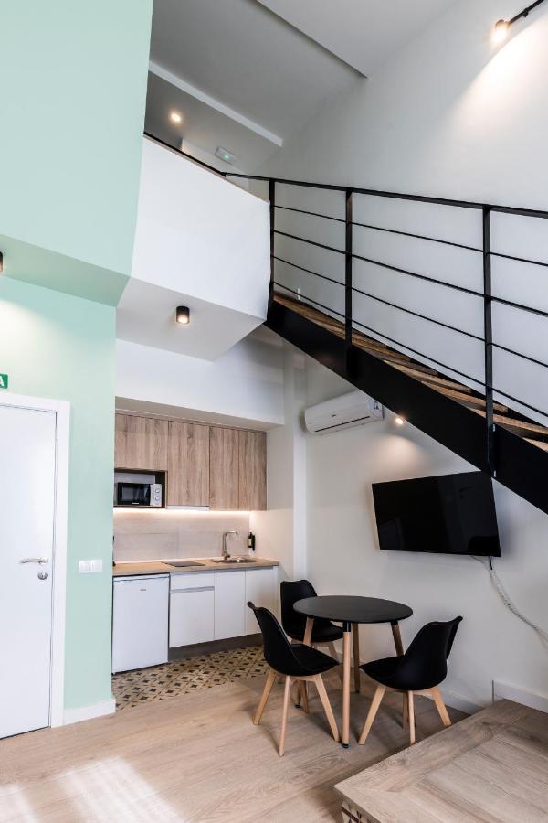 Apartamentos Turisticos De La Bernarda กาเซเรส ภายนอก รูปภาพ
