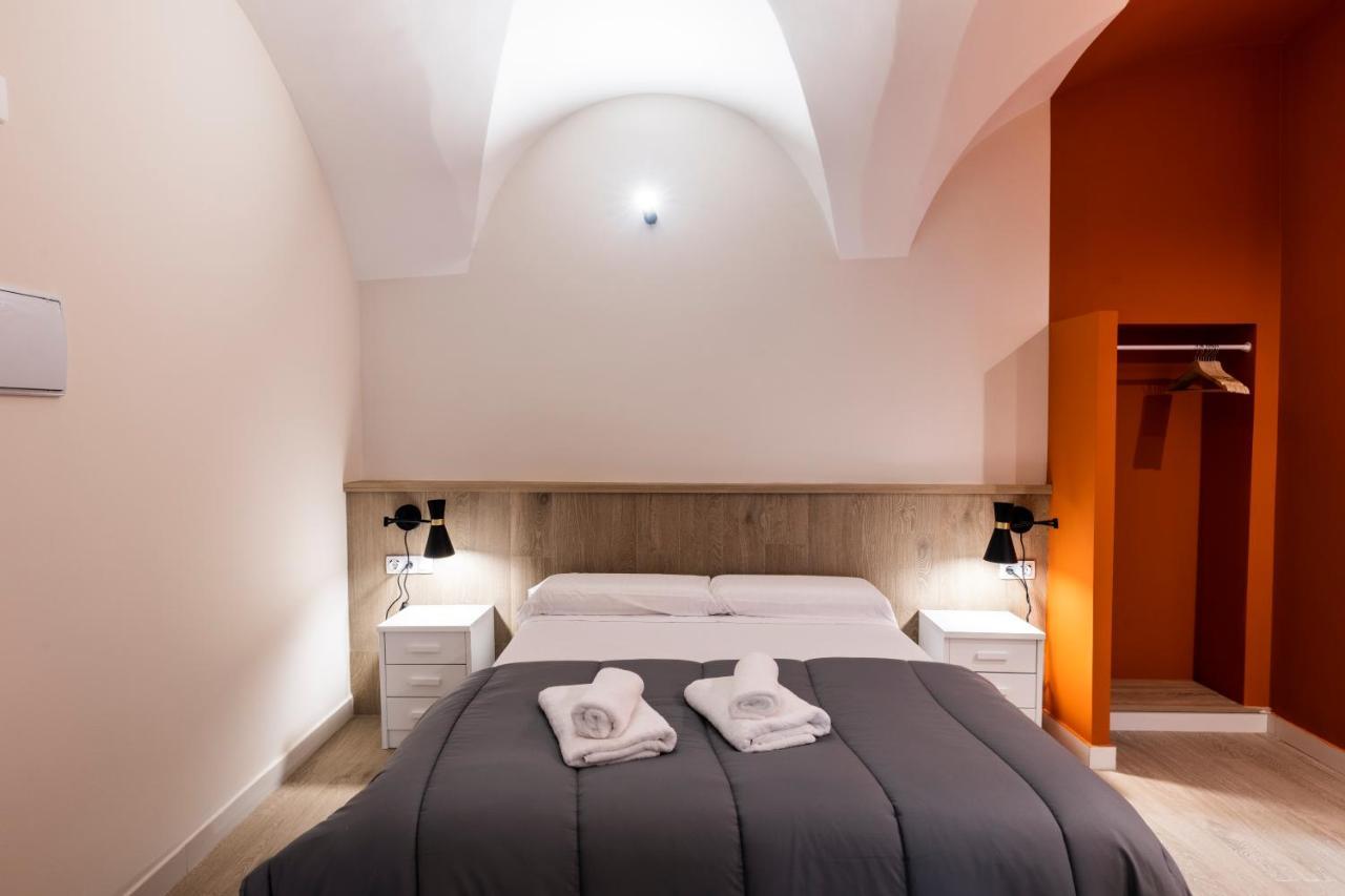Apartamentos Turisticos De La Bernarda กาเซเรส ภายนอก รูปภาพ