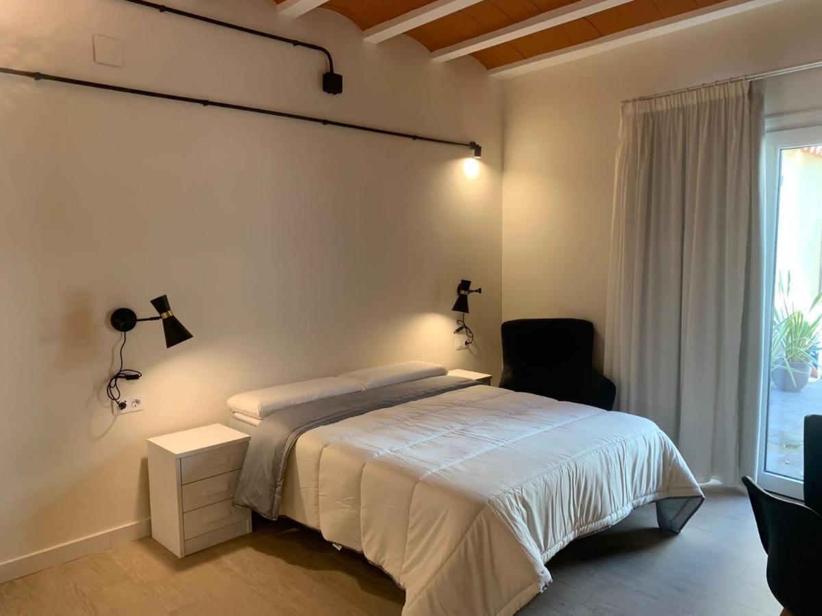 Apartamentos Turisticos De La Bernarda กาเซเรส ภายนอก รูปภาพ