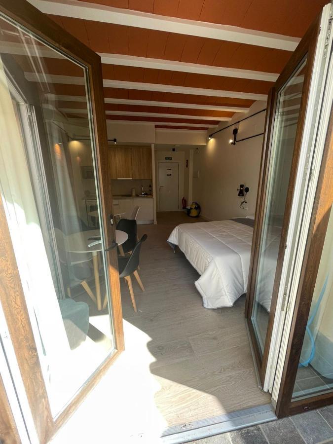 Apartamentos Turisticos De La Bernarda กาเซเรส ภายนอก รูปภาพ
